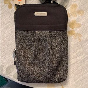 NEW Baggallini strap, anti-theft purse